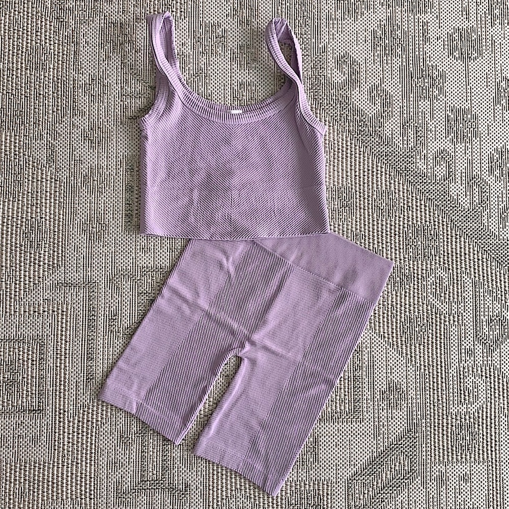 Ribbed Set - Crop top & biker shorts - Nikibiki